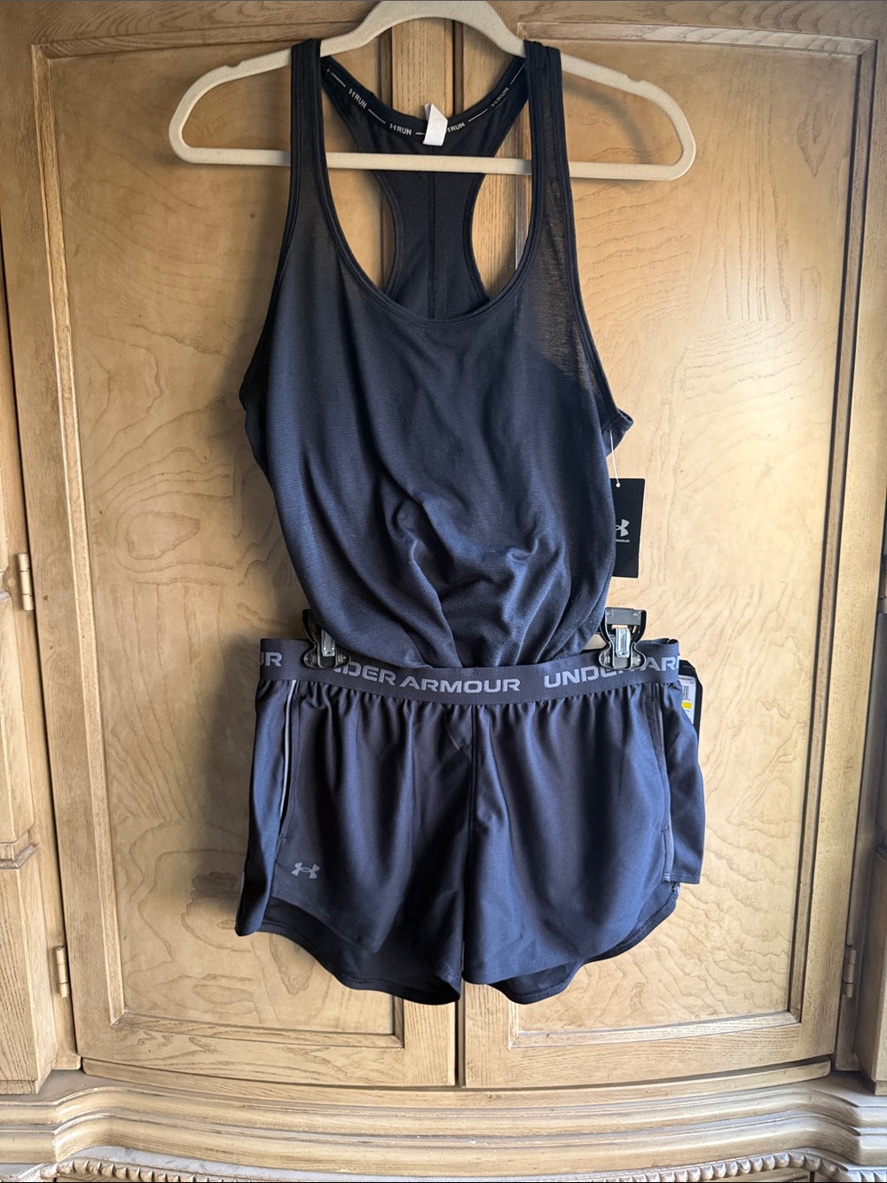 Under Armour 🔥Black Racerback Tank and Black Athletic Shorts Set plus FREE Socks - Picture 4 of 5